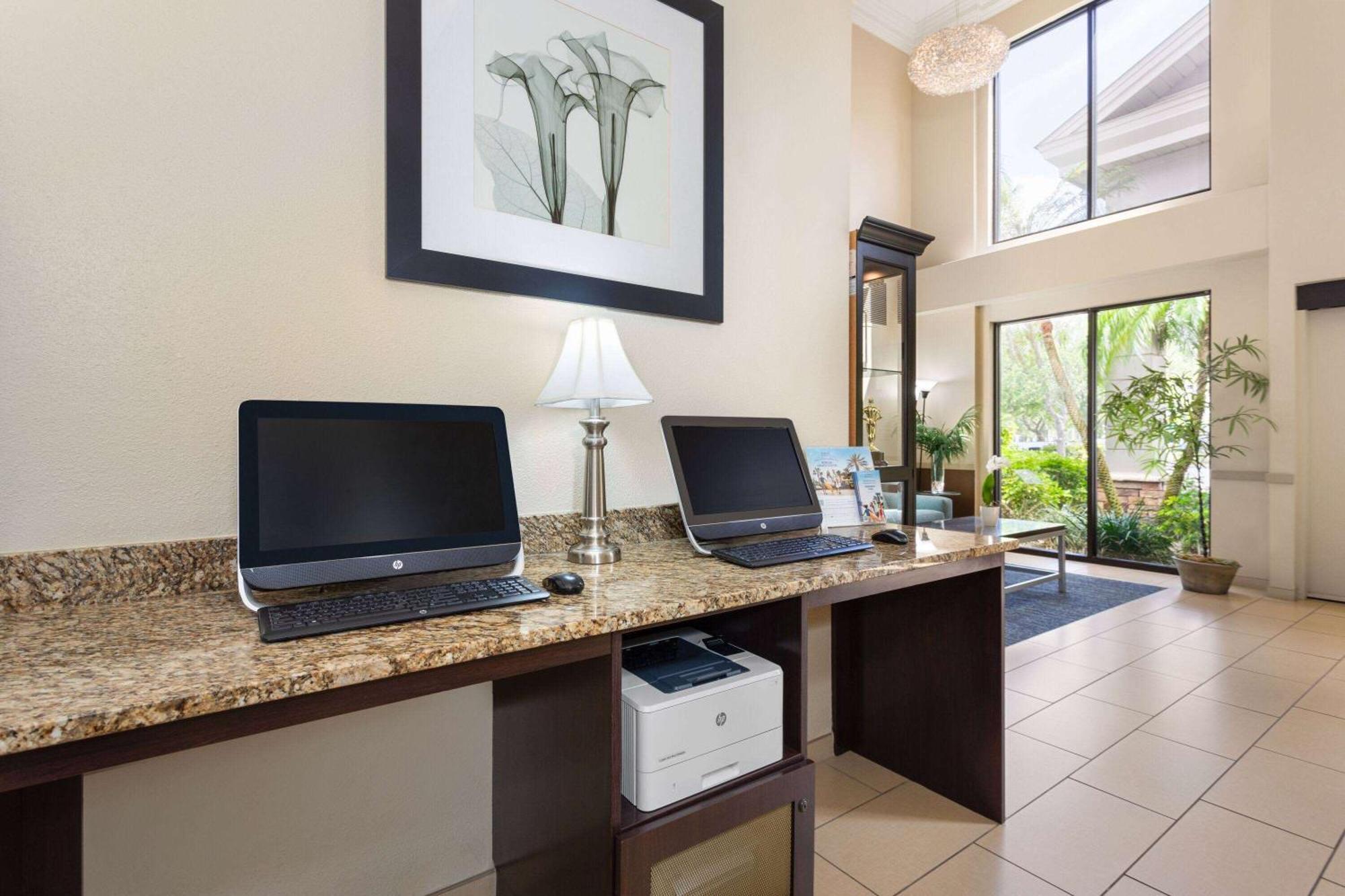 Hotel La Quinta By Wyndham Bonita Springs Naples North Extérieur photo