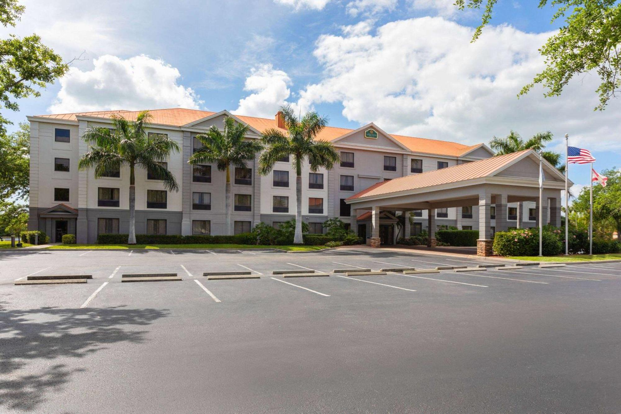 Hotel La Quinta By Wyndham Bonita Springs Naples North Extérieur photo